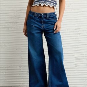 AE Dreamy Drape Strigid Low-Rise Ultra Wide-Leg Jean